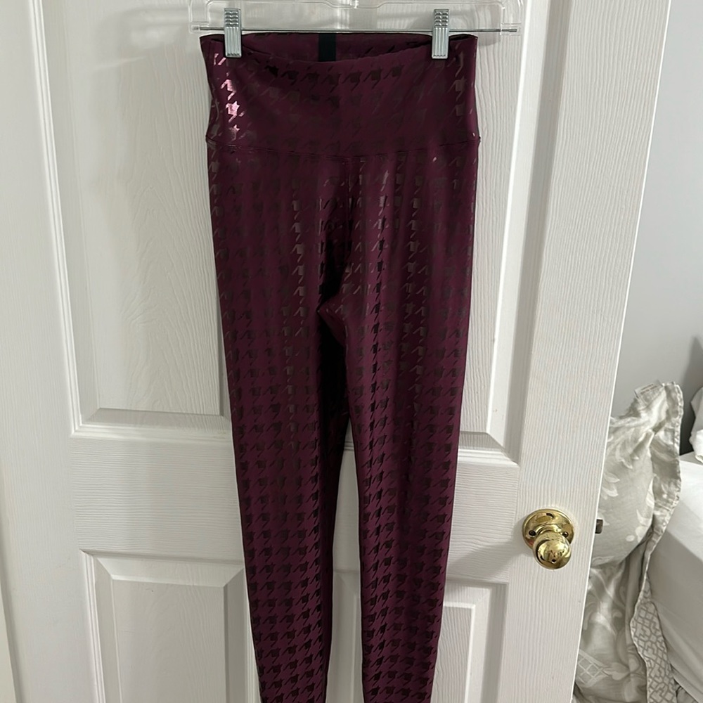 Peloton Foil Houndstooth leggings